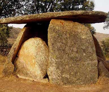 Rutas de dolmenes. Casa Rural Caceres Extremadura. Turismo Rural con encanto - La Macera - Valencia de Alcantara